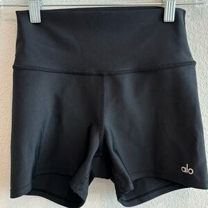 AL YOGA 3" High-Waist Airlift Short